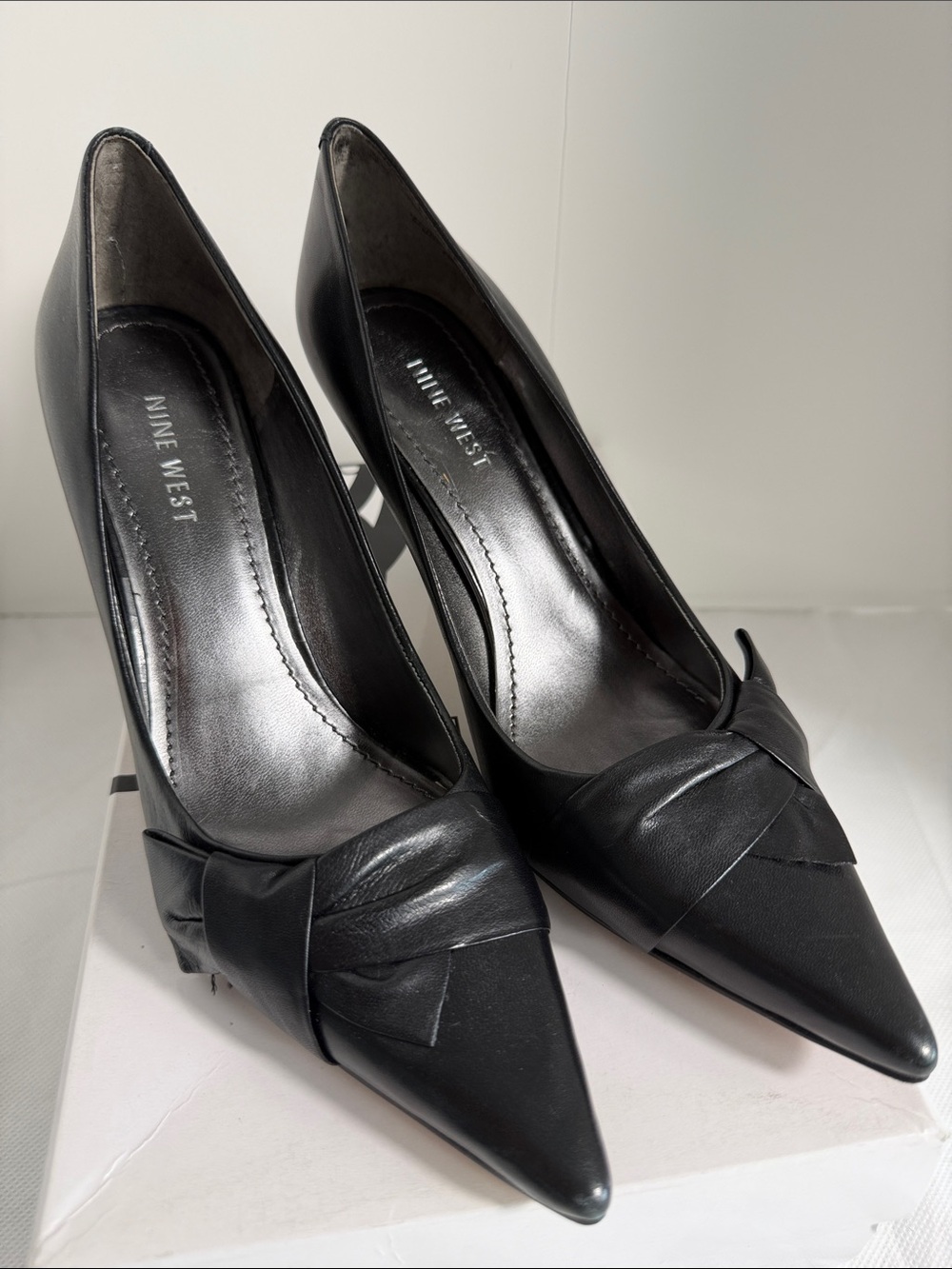 Nine West Black Pointed Toe Knot-Detail Leather Heels